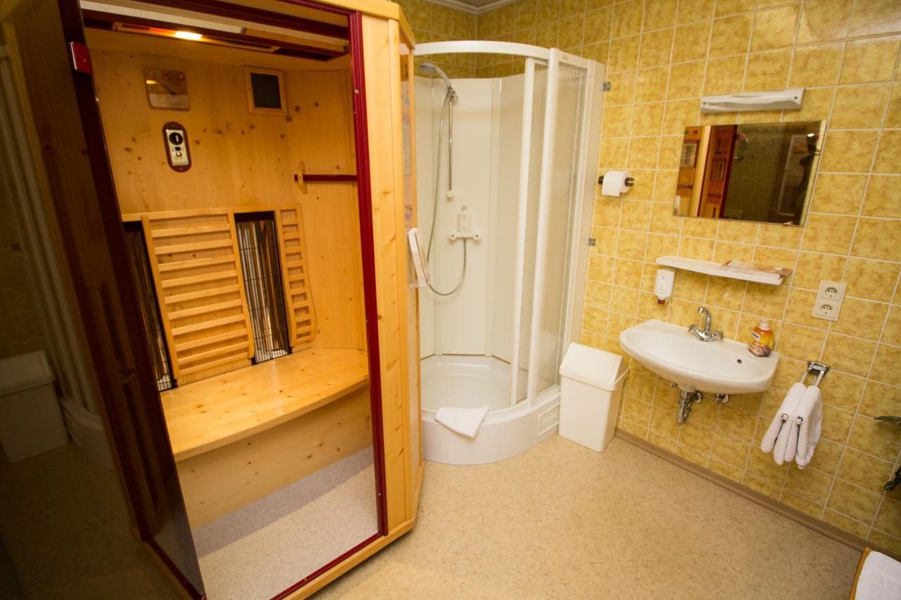 Hotel Altwirt 렌그레스 외부 사진